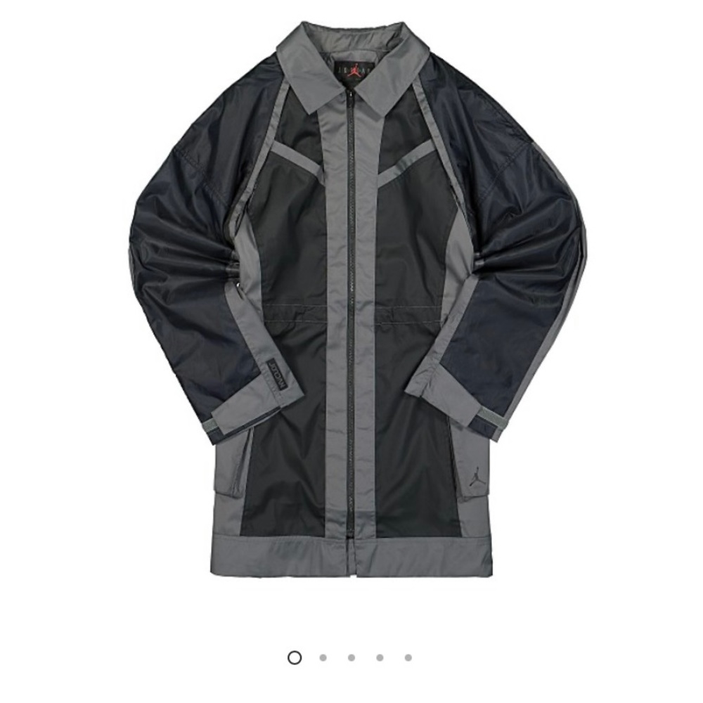 Air Jordan Windbreaker Women’s XS